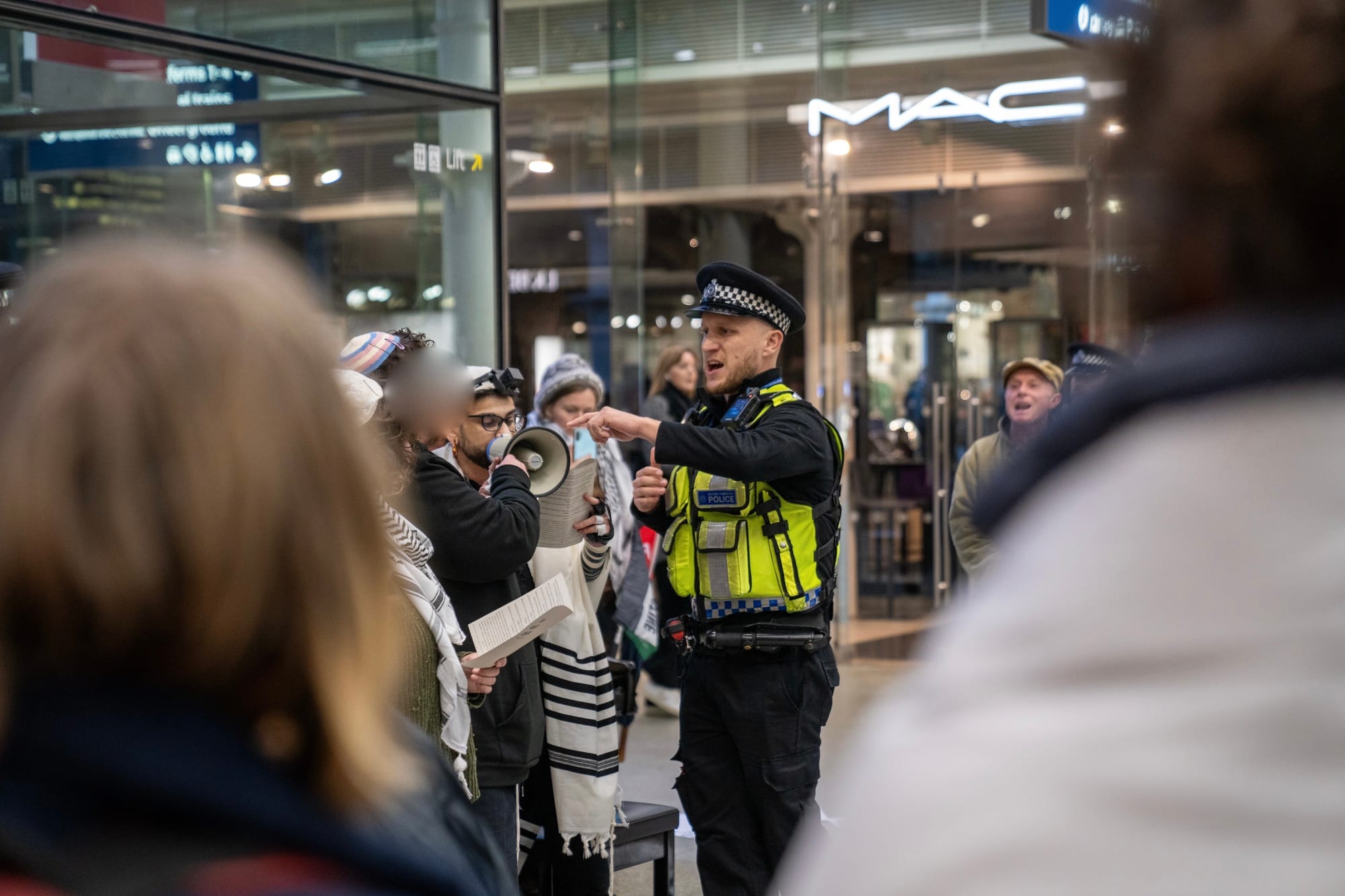 Anti-Zionist Jews hold a morning prayer service and pro-Palestine demonstration in St Pancras station, 2 November, 2023. Credit: Jazz Noble