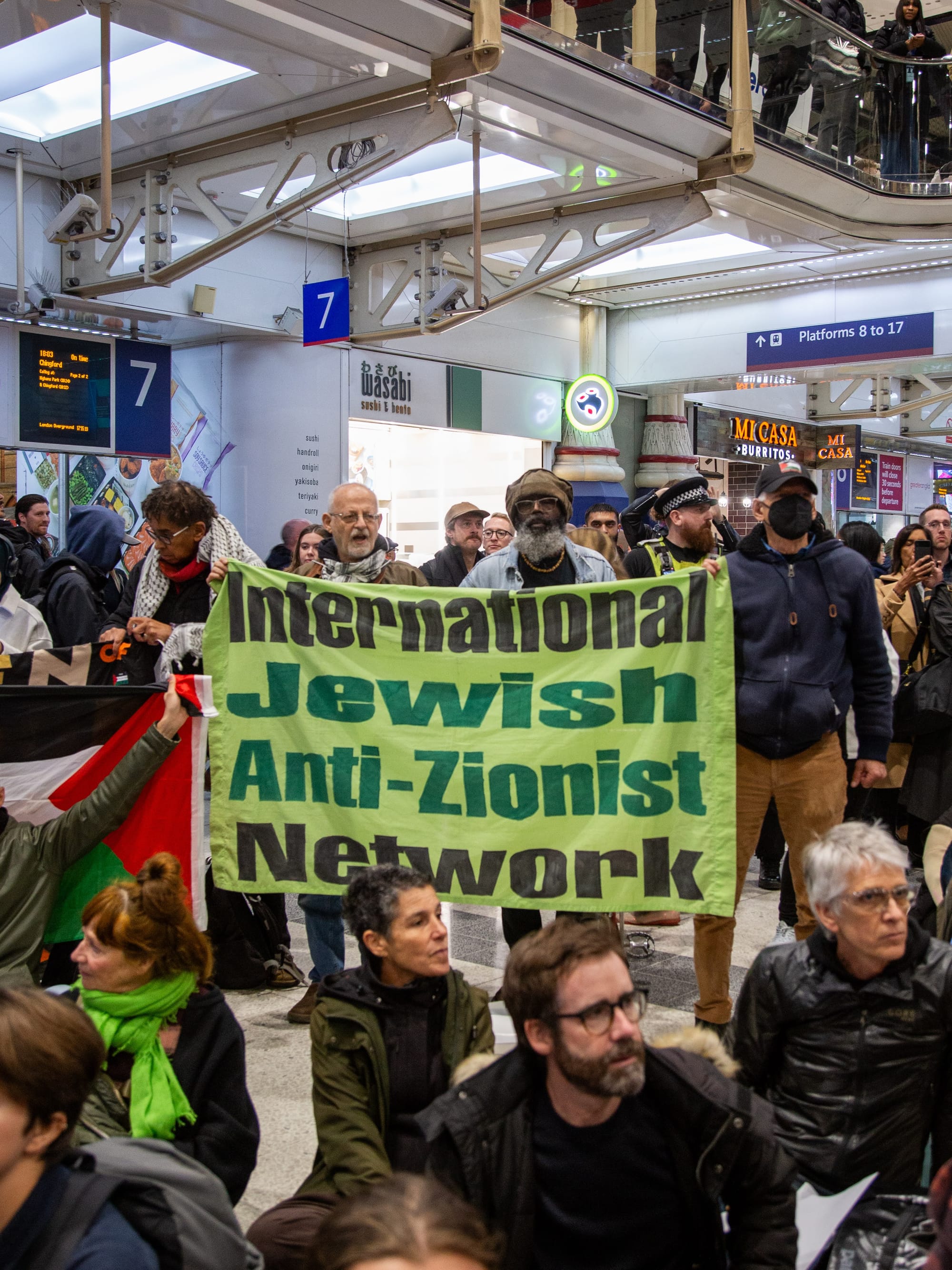 British Jews in solidarity with Palestinians occupy Liverpool Street station, London, 31 October, 2023. Credit: Talia Woodin