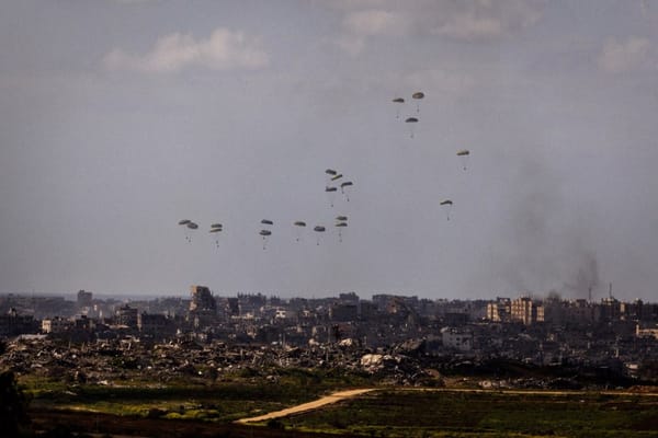 Humanitarian aid airdropped over the Gaza Strip, as seen from the Israeli side of the fence, 7 March, 2023. Credit: Oren Ziv